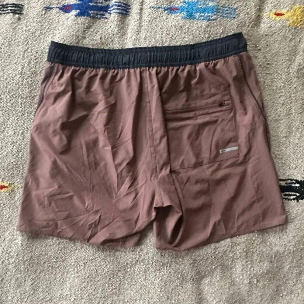 Vuori Men’s Trail Shorts Unlined in Terracotta/Black Size XL